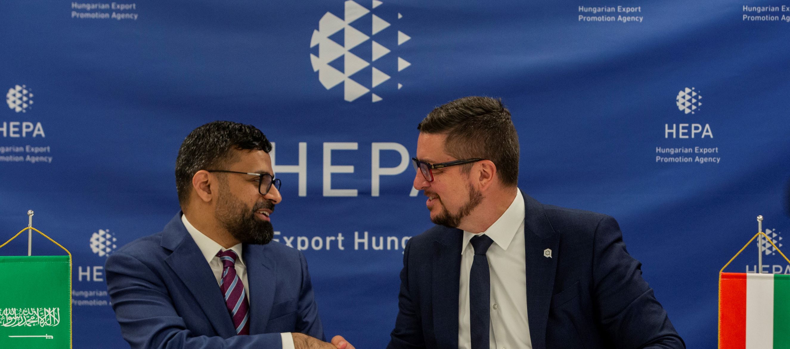 Egy vezető magyar kiberbiztonsági cég a szaúd-arábiai piacon hajt végre akvizíciót a Külgazdasági és Külügyminisztérium és a HEPA Magyar Exportfejlesztési Ügynökség közreműködésével
